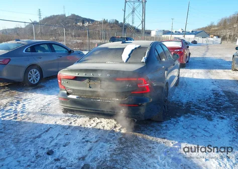 2020 Volvo S60 T6 Momentum z USA, uszkodzony, nr VIN 7JRA22TK4LG030820